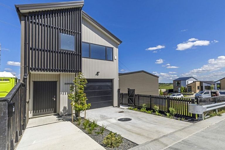 Photo of property in 9a Kotiu Place, Massey, Auckland, 0614