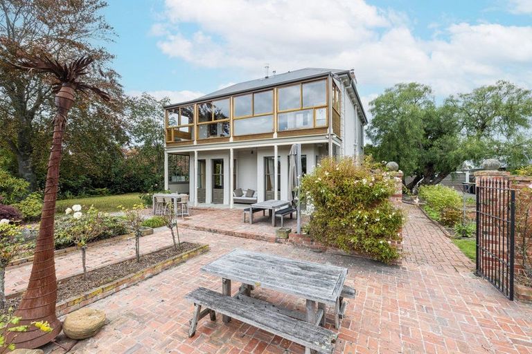 Photo of property in 335 Church Street, West End, Timaru, 7910