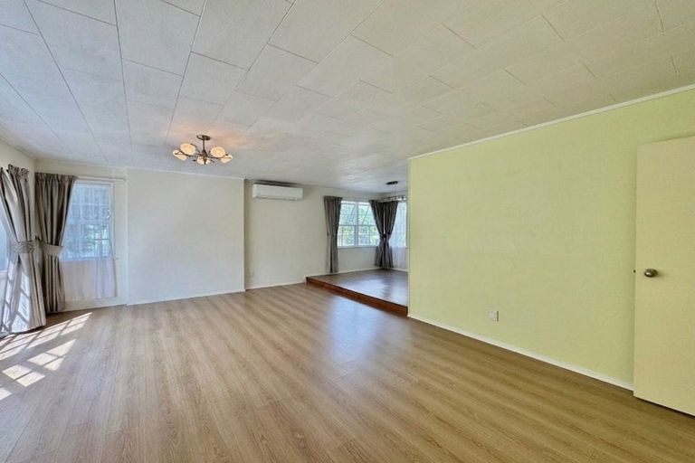 Photo of property in 10 Carter Place, Manurewa, Auckland, 2102