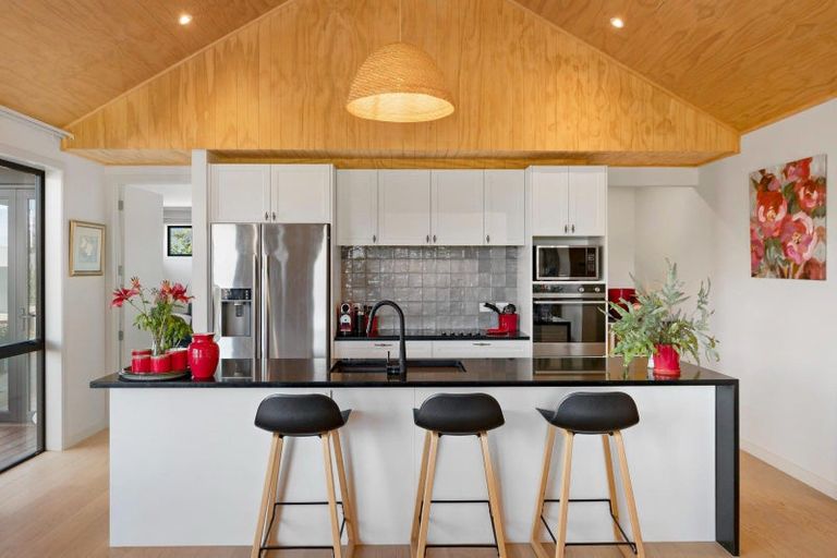 Photo of property in 9 Arran Lane, Jacks Point, Queenstown, 9371