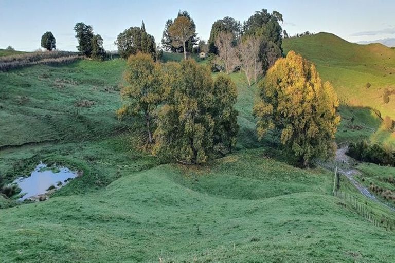 Photo of property in 1875 Kanakanaia Road, Whatatutu, Te Karaka, 4091