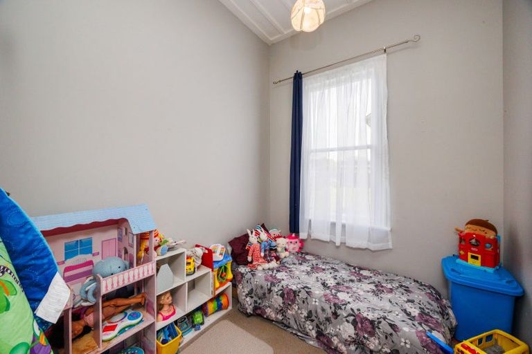 Photo of property in 38 Queen Street, Feilding, 4702