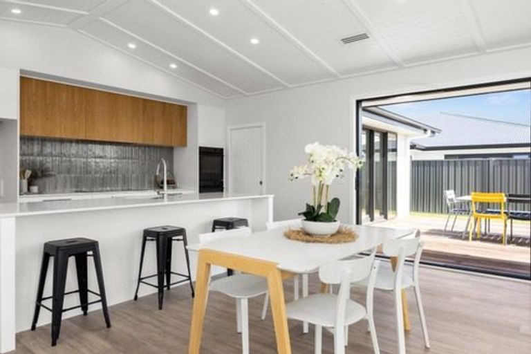 Photo of property in 5 Wai Whatu Street, Meeanee, Napier, 4110