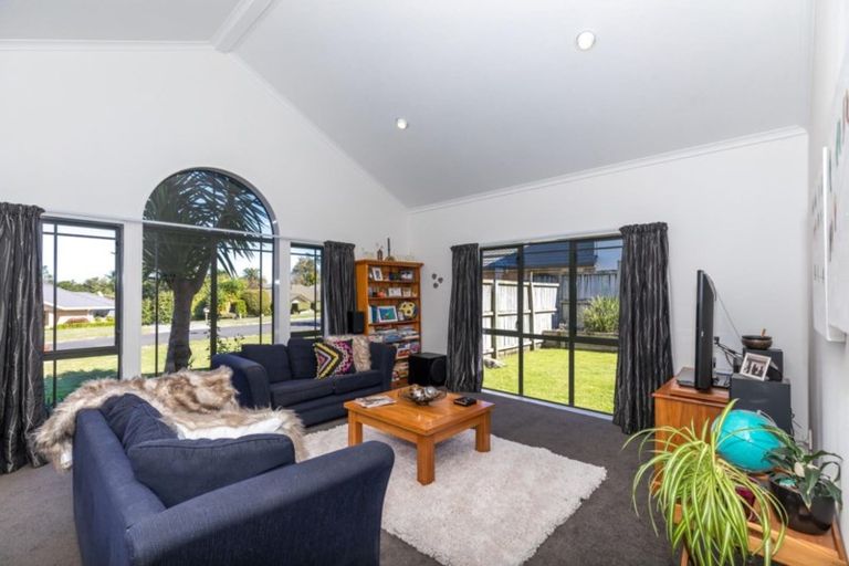 Photo of property in 104 Ayrshire Drive, Grandview Heights, Hamilton, 3200