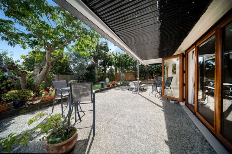 Photo of property in 18 Fielding Crescent, Farm Cove, Auckland, 2012