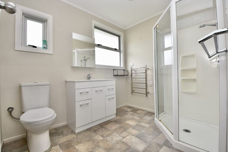 Photo of property in 65 Victoria Street, Carterton, 5713