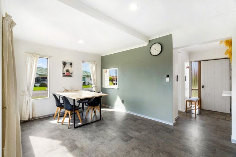 Photo of property in 19 Aintree Place, Taradale, Napier, 4112