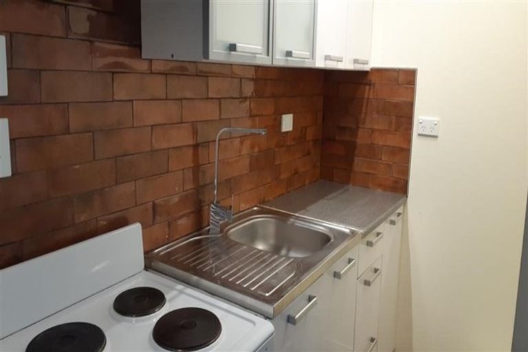 Photo of property in 2/215 Eskdale Road, Birkenhead, Auckland, 0626