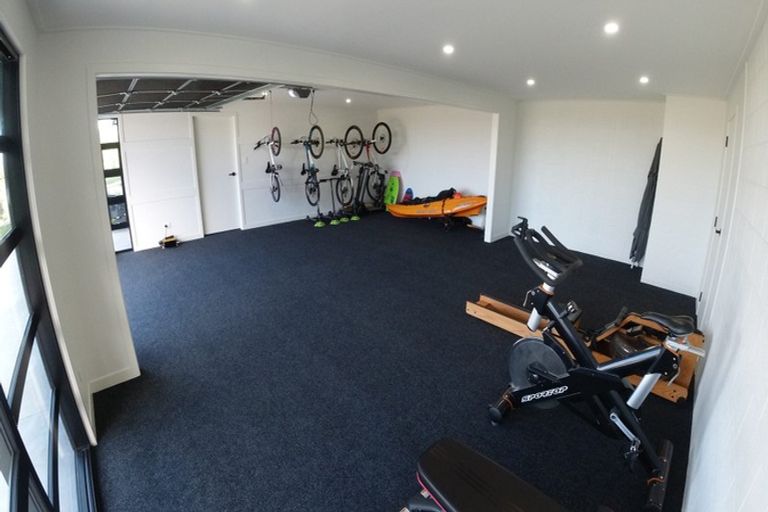 Photo of property in 1163 Whangaparaoa Road, Gulf Harbour, Whangaparaoa, 0930