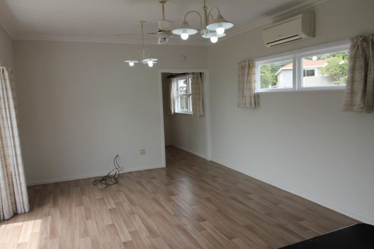 Photo of property in 35 Allen Terrace, Tawa, Wellington, 5028