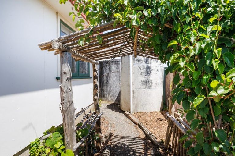 Photo of property in 1941 Parewanui Road, Parewanui, Bulls, 4894