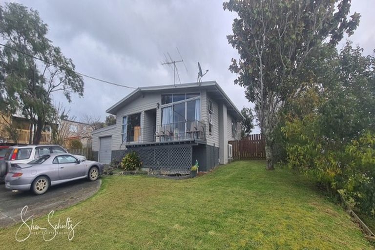 Photo of property in 35 Whaka Street, Maungaturoto, 0520