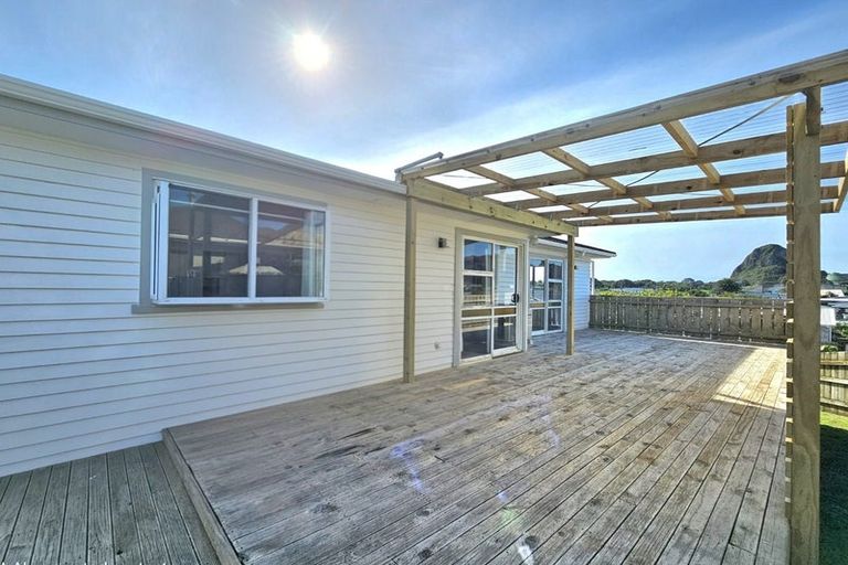 Photo of property in 10 Paritutu Road, Spotswood, New Plymouth, 4310