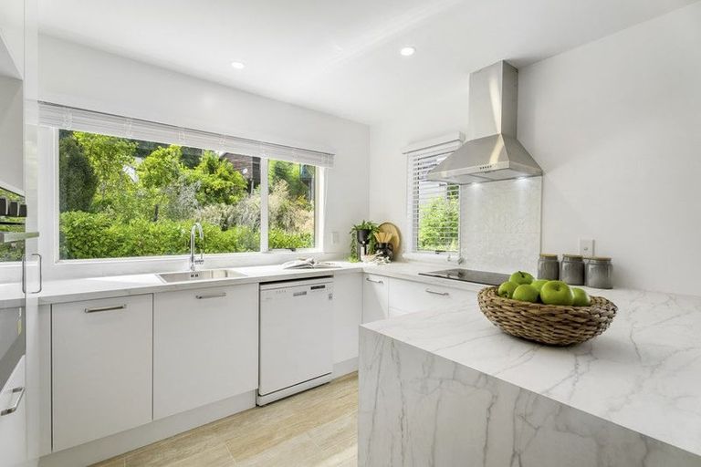 Photo of property in 2/185a Manuka Road, Bayview, Auckland, 0629