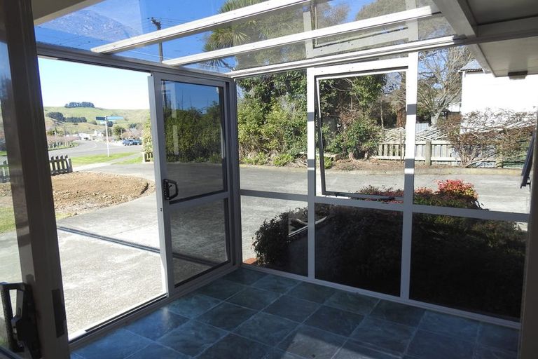 Photo of property in 1 Ongo Road, Hunterville, 4730