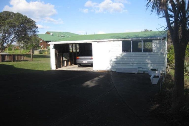 Photo of property in 1325 Whangaparaoa Road, Army Bay, Whangaparaoa, 0930