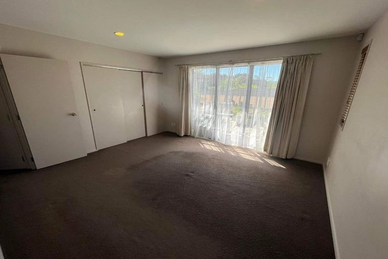 Photo of property in 19 Lake Panorama Drive, Henderson, Auckland, 0612