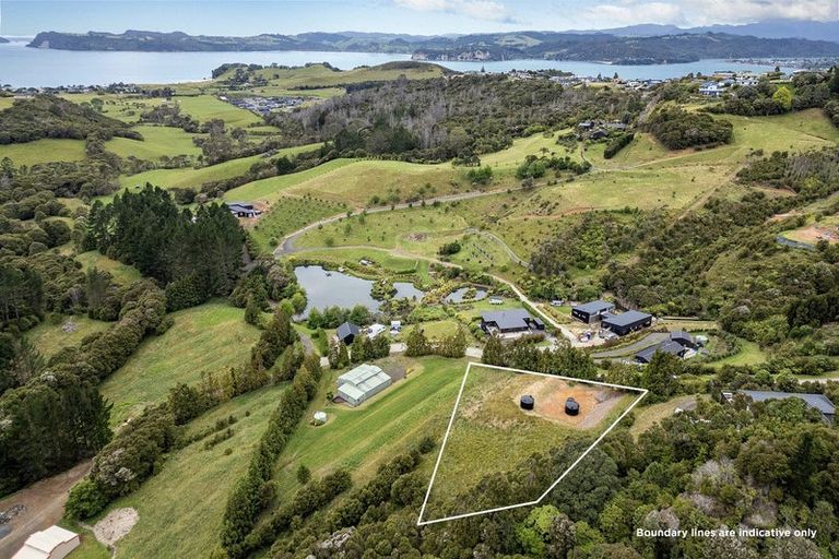 Photo of property in 35 Spikes Way, Whitianga, 3510