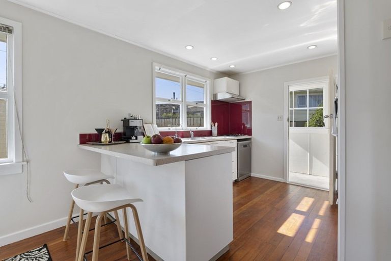 Photo of property in 5 Pembroke Street, Westown, New Plymouth, 4310