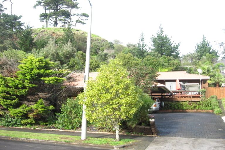 Photo of property in 56 Glennandrew Drive, Half Moon Bay, Auckland, 2012