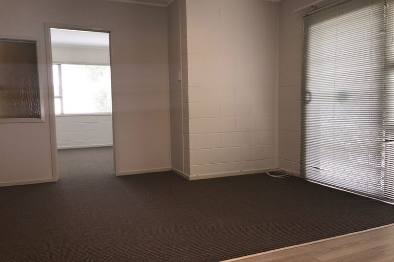 Photo of property in 171 Te Atatu Road, Te Atatu South, Auckland, 0610
