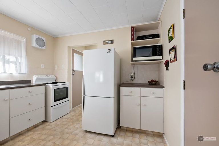 Photo of property in 11 Waddington Drive, Naenae, Lower Hutt, 5011