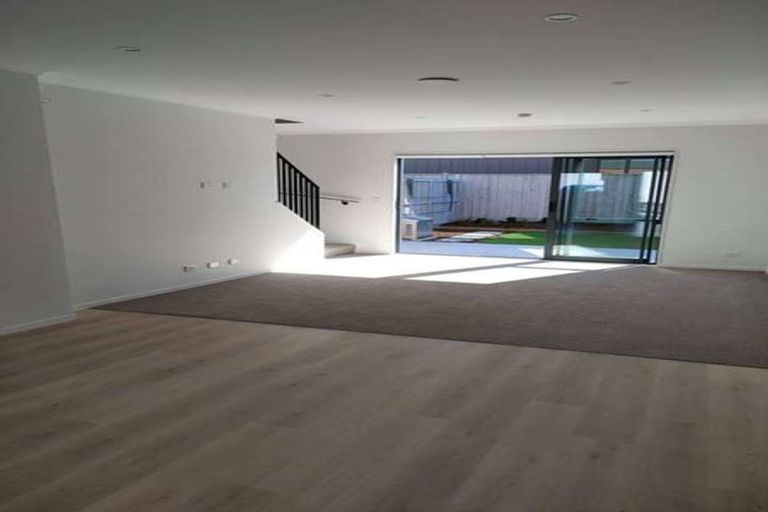 Photo of property in 52 Gosper Road, Takanini, 2112