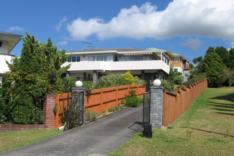 Photo of property in 22 Ballini Rise, West Harbour, Auckland, 0618