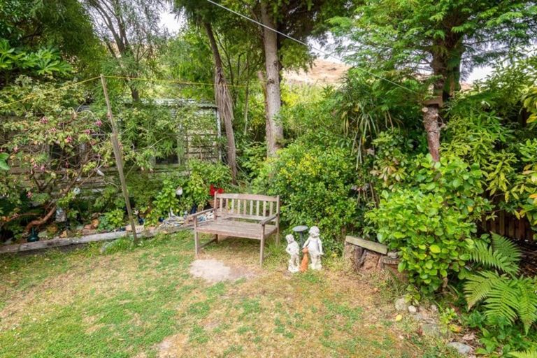 Photo of property in 7 Port Hills Road, Heathcote Valley, Christchurch, 8022