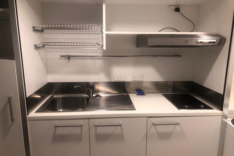 Photo of property in 46a Hinemoa Street, Birkenhead, Auckland, 0626