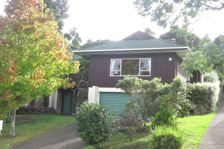 Photo of property in 31 Mappin Place, Chatswood, Auckland, 0626
