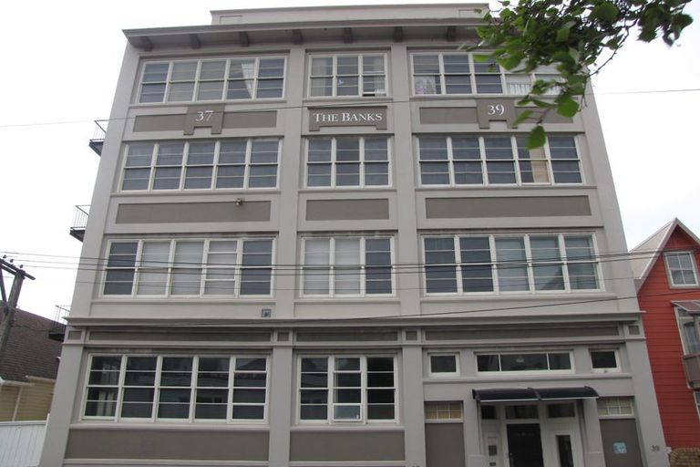 Photo of property in 8/37 Majoribanks Street, Mount Victoria, Wellington, 6011