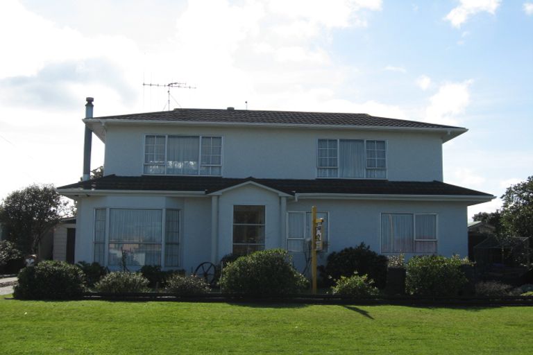 Photo of property in 28 Hood Street, Castlecliff, Whanganui, 4501