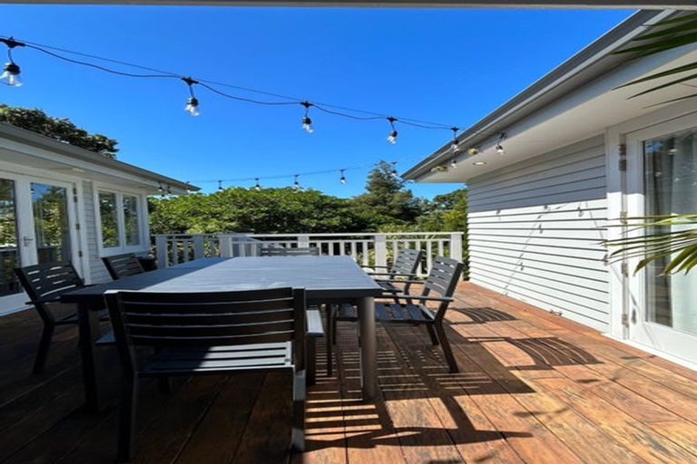 Photo of property in 6 Channel View Road, Campbells Bay, Auckland, 0630