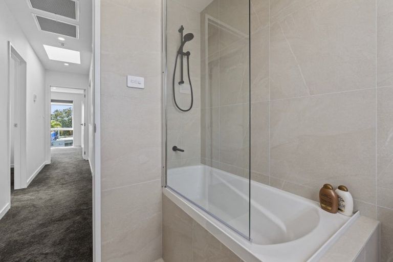 Photo of property in 4/4 Jutland Road, Hauraki, Auckland, 0622