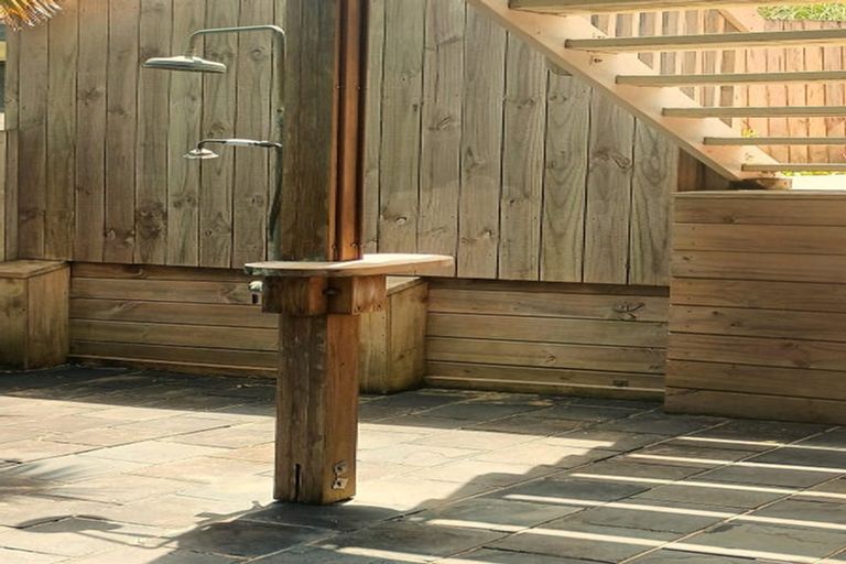 Photo of property in 20 Stratford Drive, Cable Bay, 0420