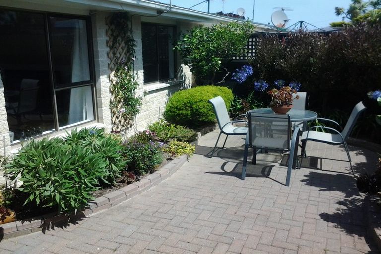 Photo of property in 84a Endeavour Street, Lyall Bay, Wellington, 6022