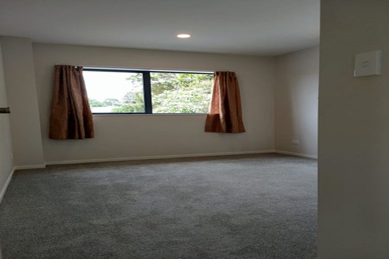 Photo of property in 12 Han Court, Glen Eden, Auckland, 0602