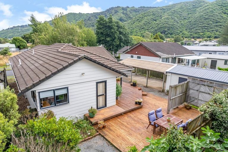 Photo of property in 30 Delaware Grove, Totara Park, Upper Hutt, 5018