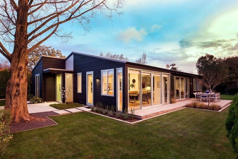 Photo of property in 9 Hadlow Place, Burnside, Christchurch, 8041