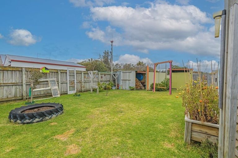 Photo of property in 34 Koputara Road, Himatangi Beach, Foxton, 4891