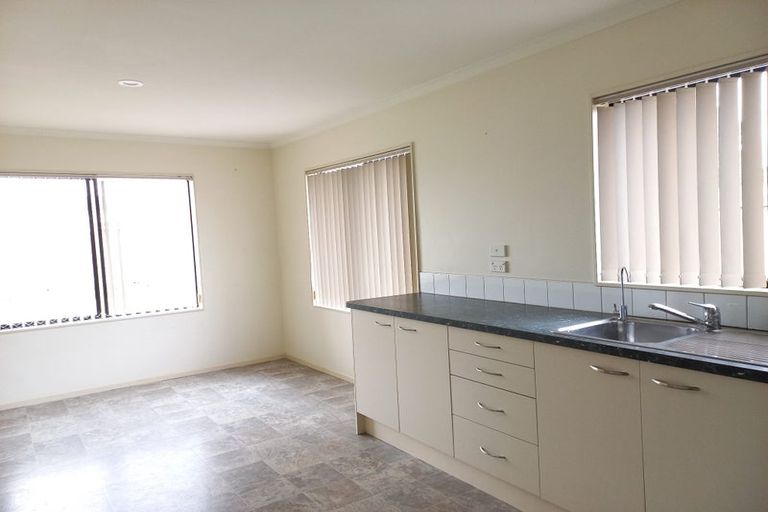 Photo of property in 6 Belle Maison Court, Levin, 5510