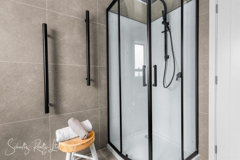 Photo of property in 109 Hurndall Street East, Maungaturoto, 0520