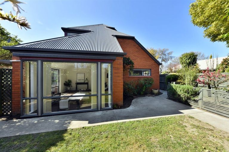 Photo of property in 431a Memorial Avenue, Burnside, Christchurch, 8053