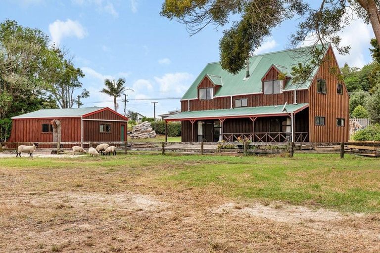 Photo of property in 63 Marsden Point Road, Ruakaka, 0116