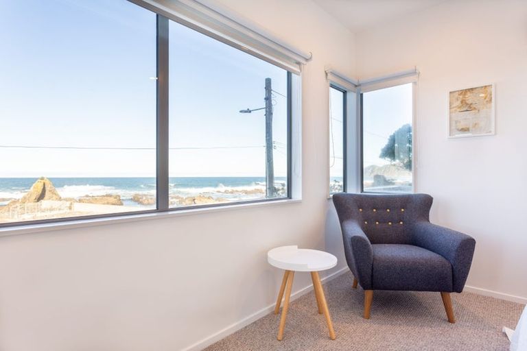 Photo of property in 394 The Esplanade, Island Bay, Wellington, 6023