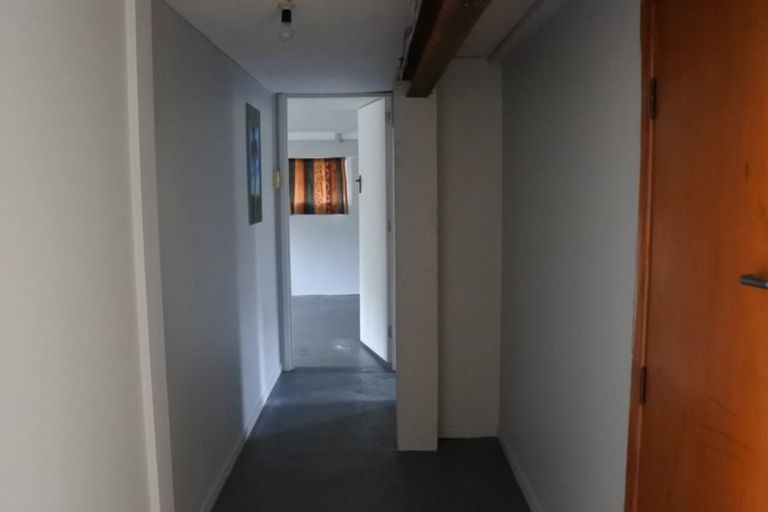 Photo of property in 33 School Road, Te Atatu South, Auckland, 0610