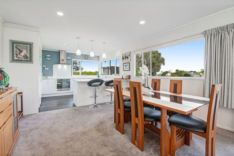 Photo of property in 896 Whangaparaoa Road, Manly, Whangaparaoa, 0930