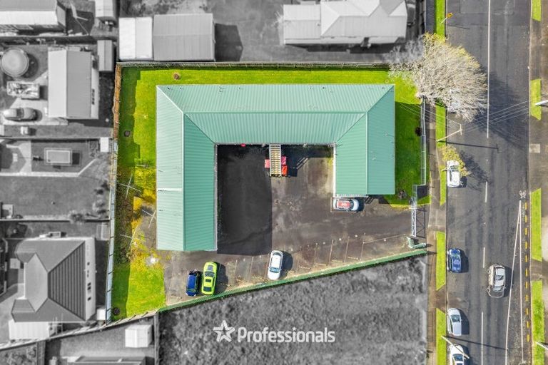 Photo of property in 121-123 Bell Road, Waiwhetu, Lower Hutt, 5010