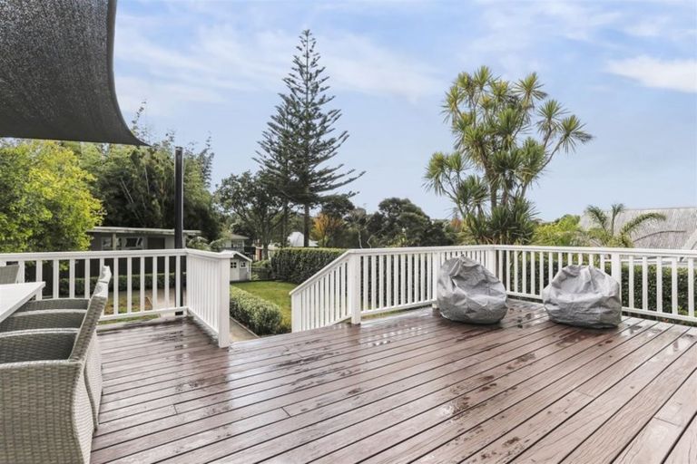 Photo of property in 18 Glade Place, Birkenhead, Auckland, 0626